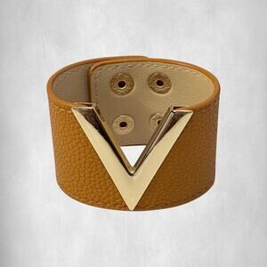 V-Shaped Charm PU Leather Wrap Bracelet